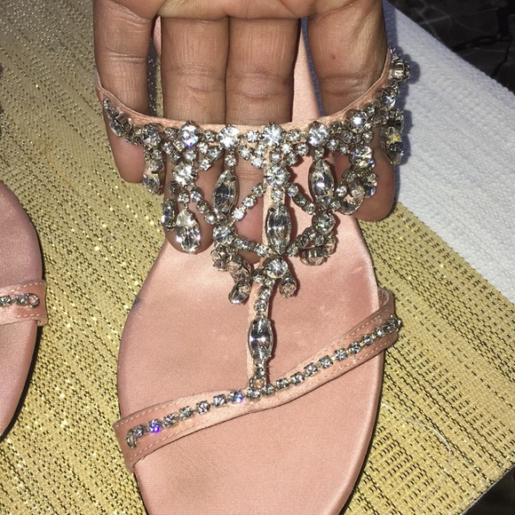 Gorgeous Beverly Feldman pink embellished sandals - Picture 4 of 6